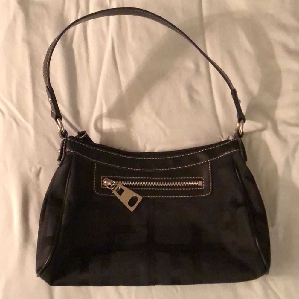 NWOT Black Nine West Block-It-Out Bag